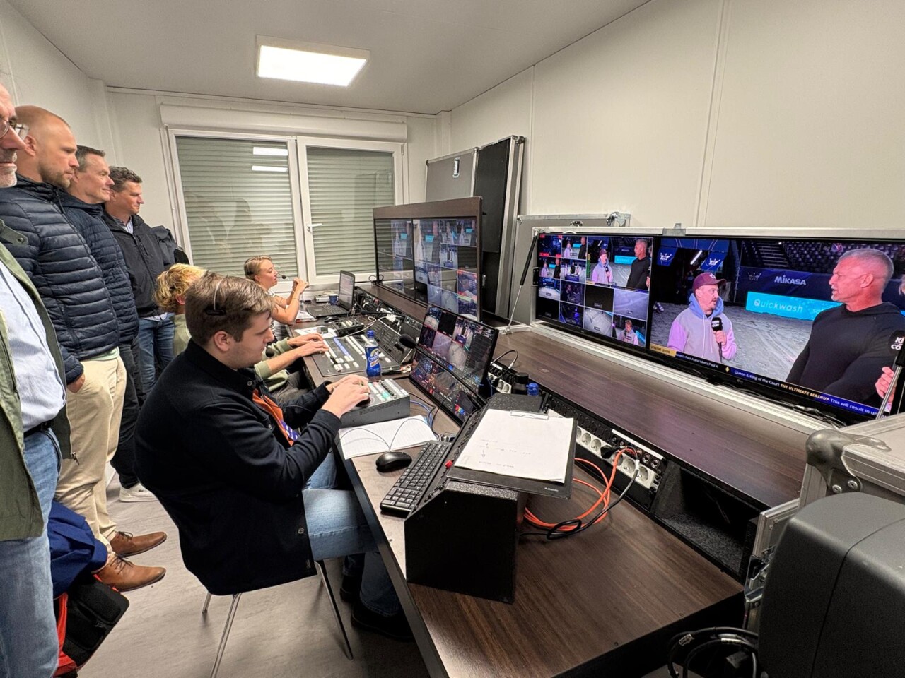 Achter de schermen media